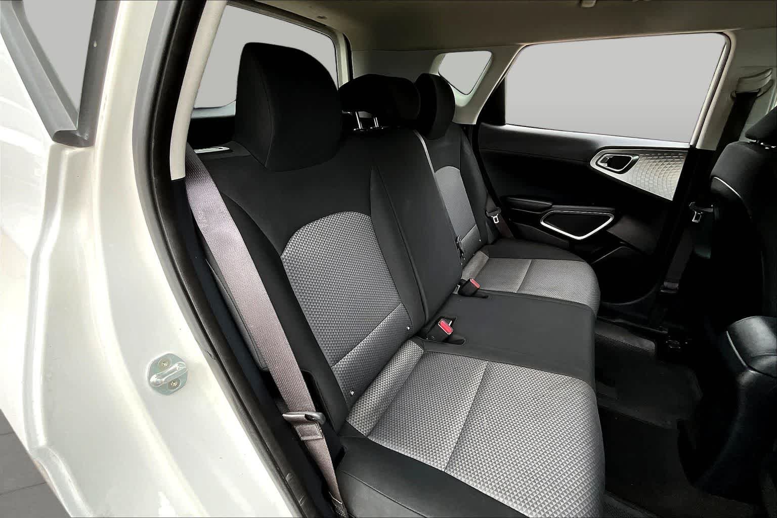 Used 2021 Snow White Pearl Kia LX image 18