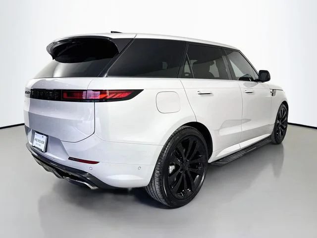 Used 2026 Gray Land Rover Dynamic SE image 5