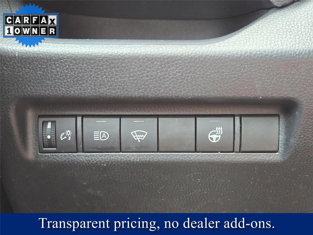 Used 2022 White Toyota XLE image 22