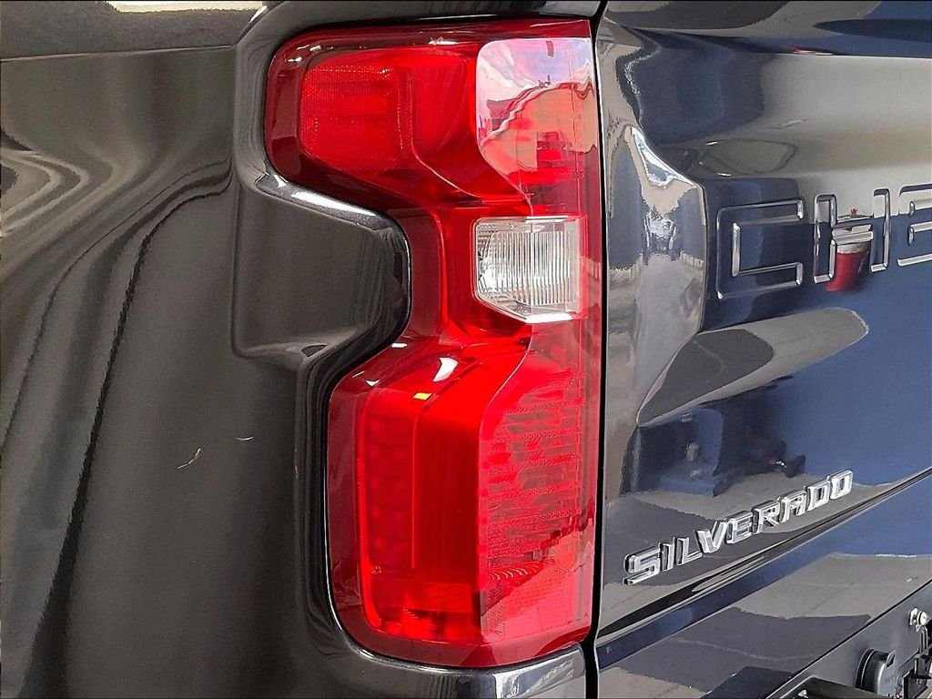 Used 2022 Gray Chevrolet LT image 33