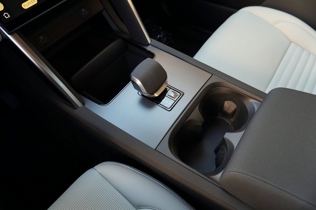 2025 LAND ROVER DISCOVERY SPORT - Image 25