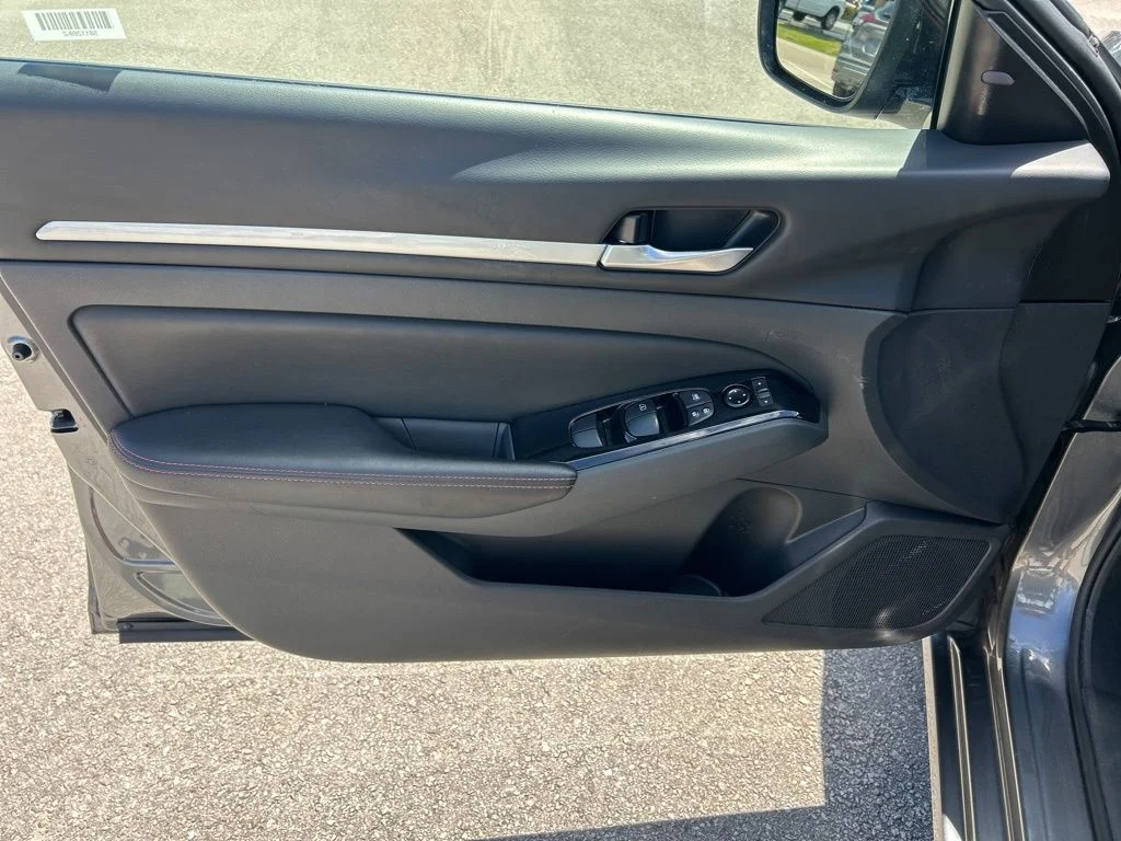 Used 2025 Gray Nissan 2.5 SR image 18