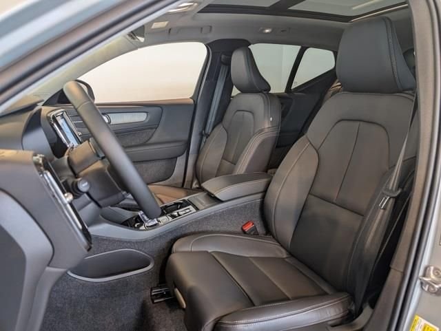 2026 Volvo XC40 Ultra - Photo 10