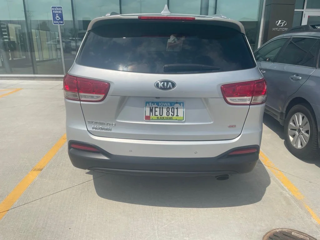 Used 2017 Silver Kia LX image 5