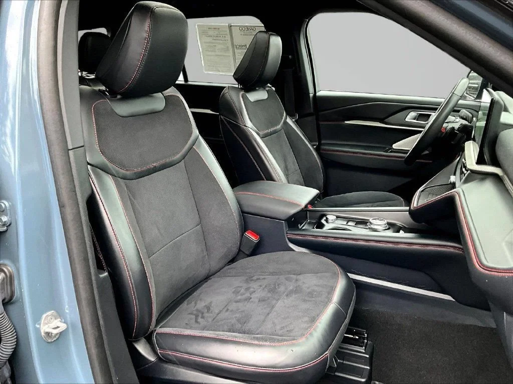 Used 2025 Vapor Blue Ford ST image 32