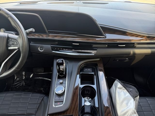 Used 2024 White Cadillac Sport Platinum image 15