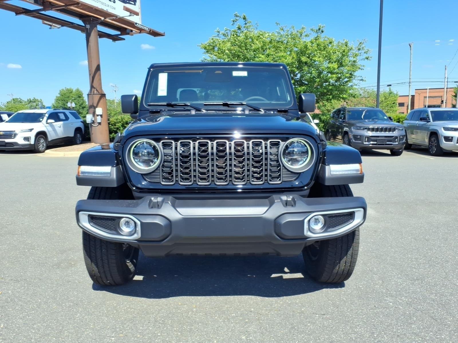 New 2026 Black Clear-Coat Exterior Paint Jeep Sahara image 13