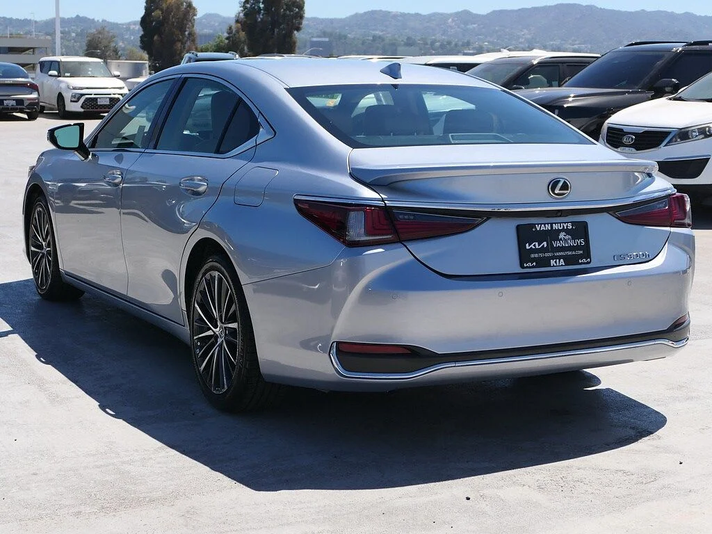 Used 2023 Silver Lexus 300h image 6