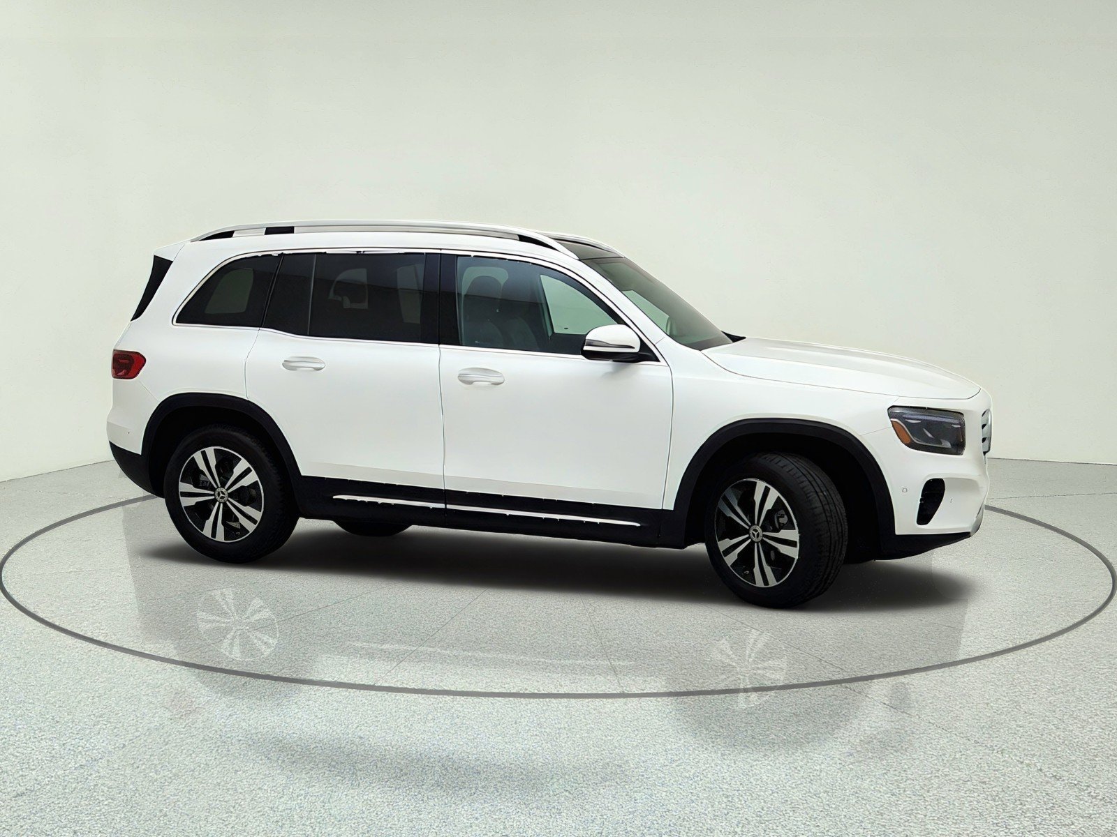 Certified Used 2026 Polar White Mercedes-Benz GLB 250 image 6