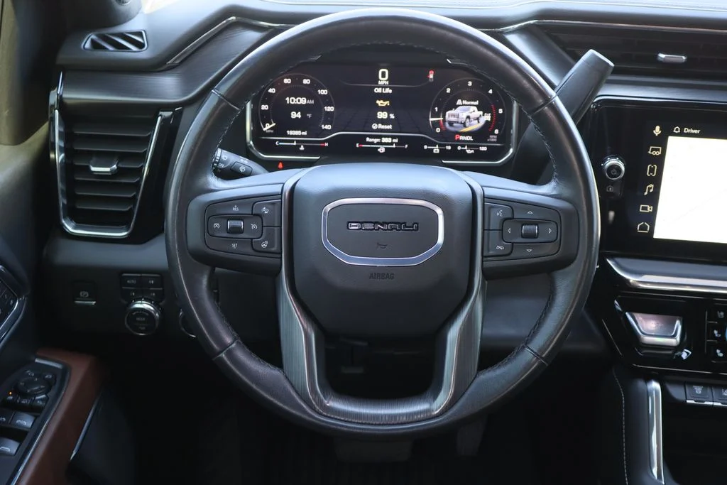 Used 2025 White GMC Denali Ultimate image 15