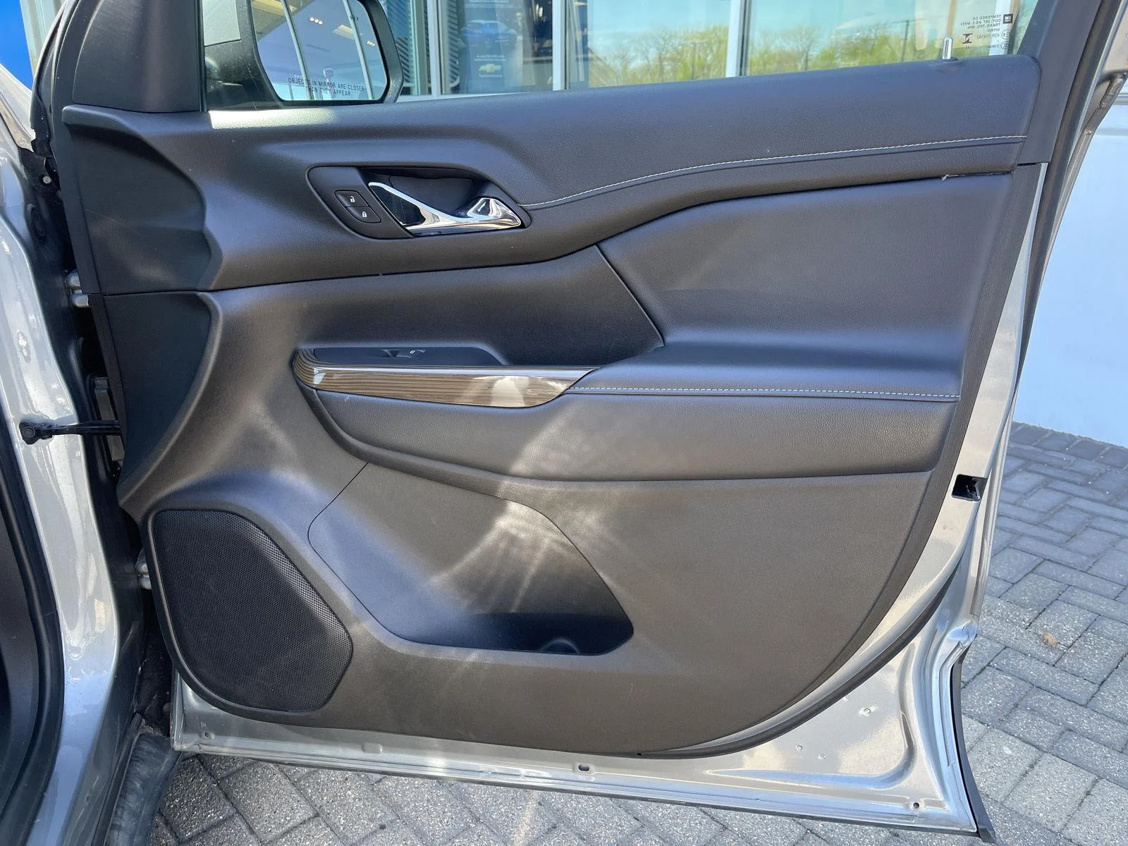Used 2023 Sterling Metallic GMC SLE image 30