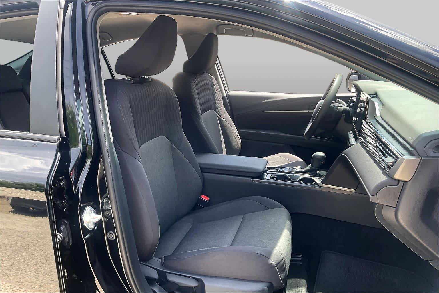 Used 2025 Midnight Black Metallic Toyota LE image 9