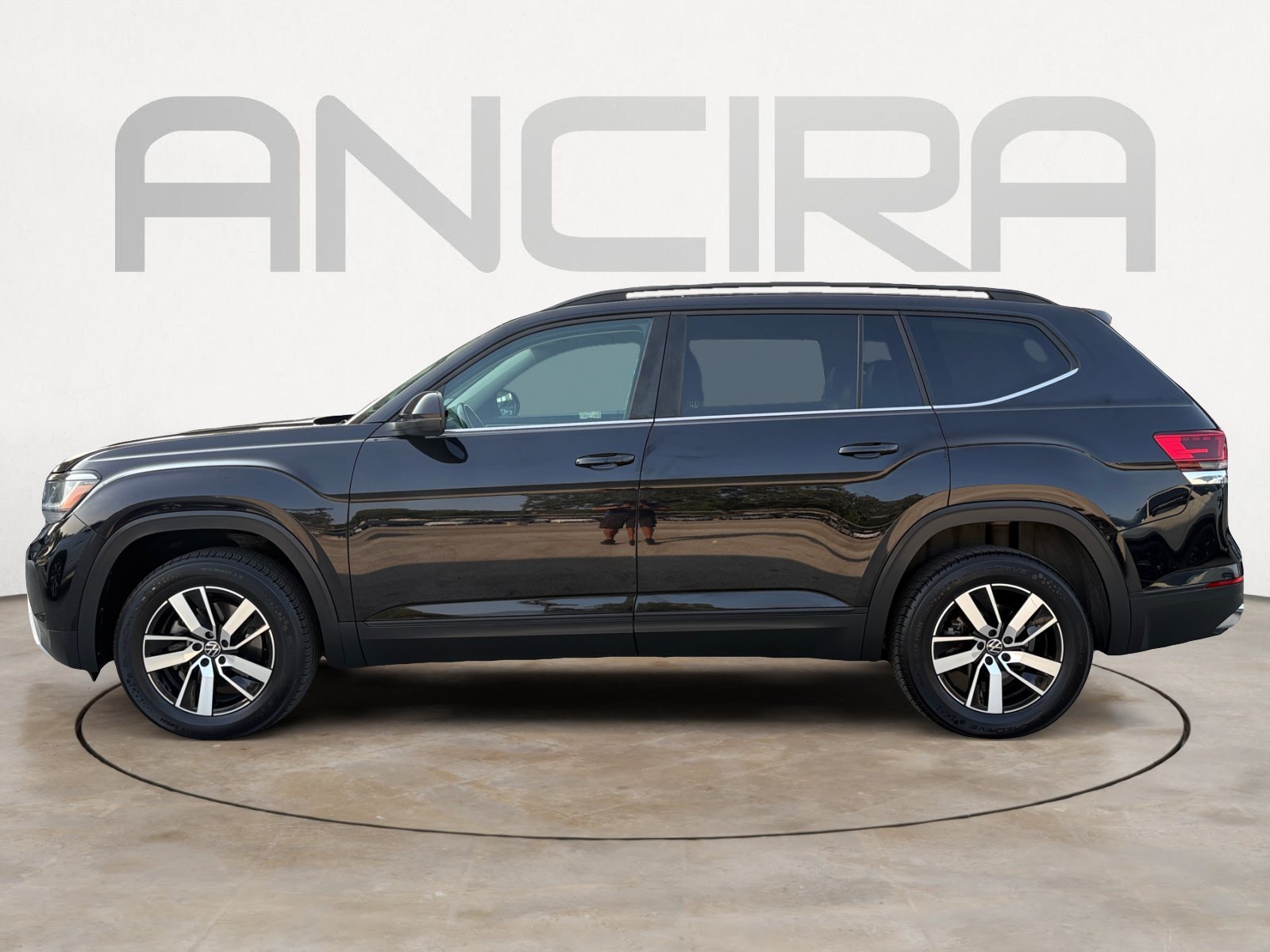 Used 2021 Deep Black Pearl Volkswagen 2.0T SE image 7