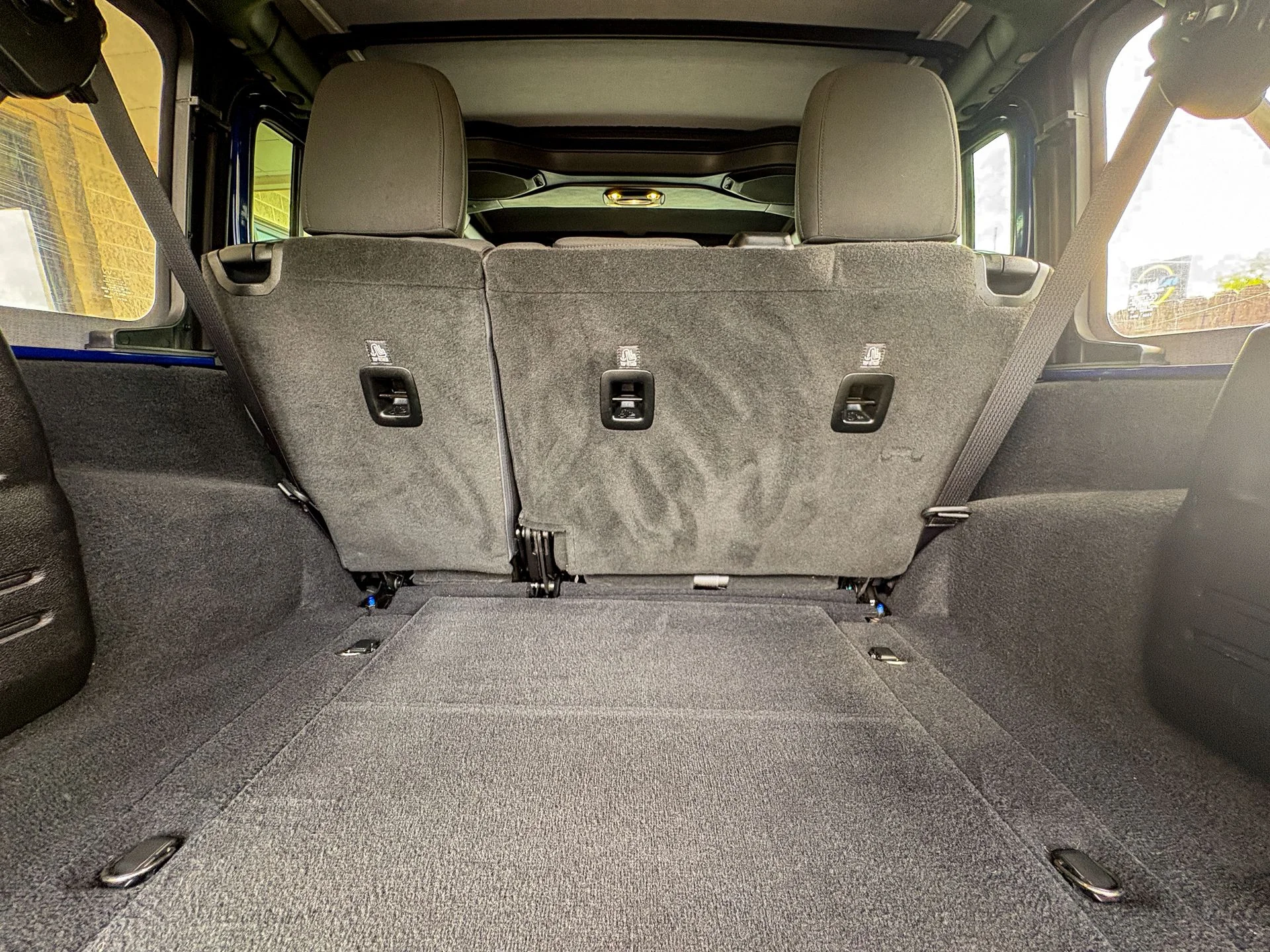 Used 2019 Blue Jeep Unlimited Sport image 35