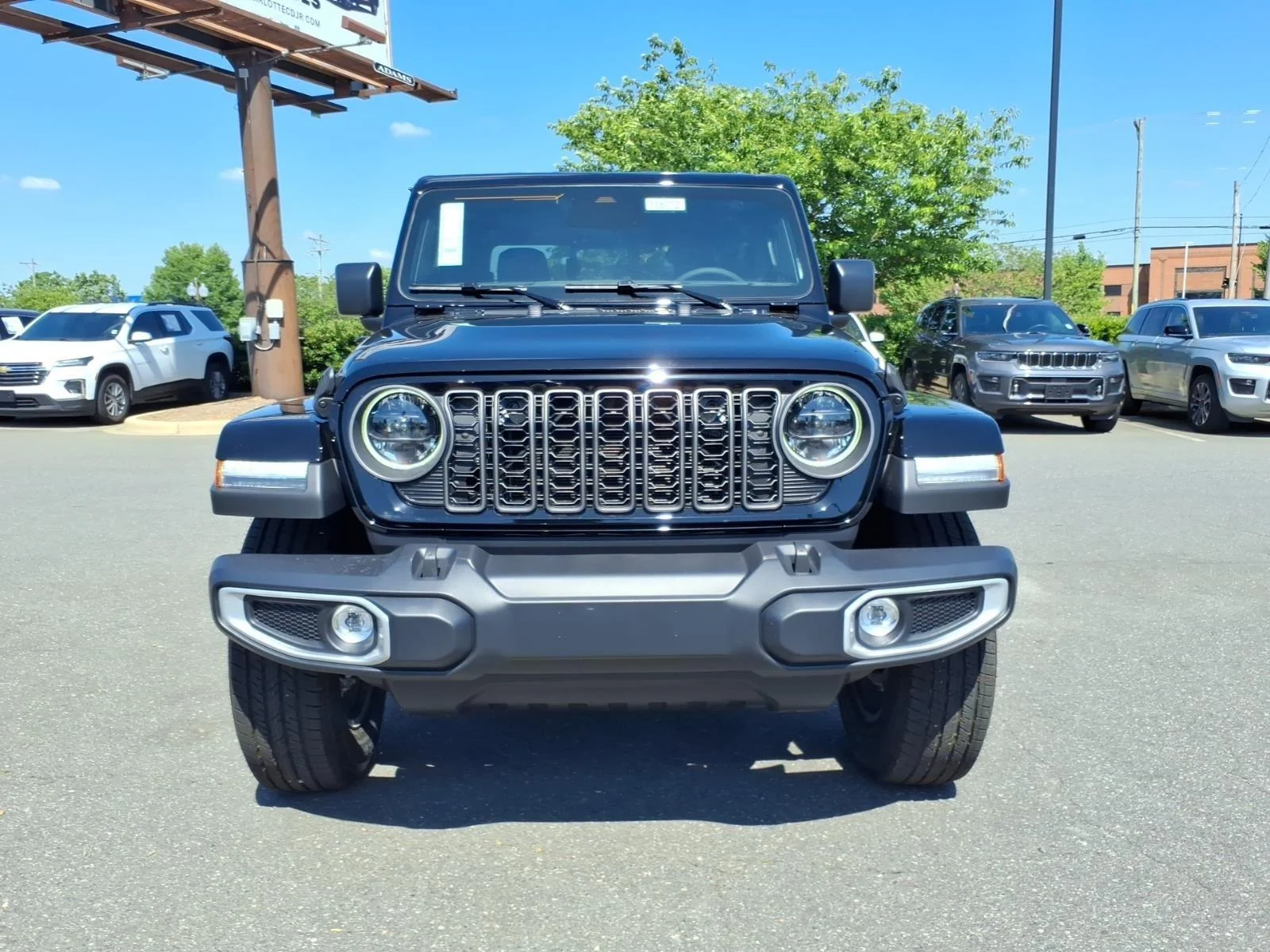 New 2026 Black Clear-Coat Exterior Paint Jeep Sahara image 13