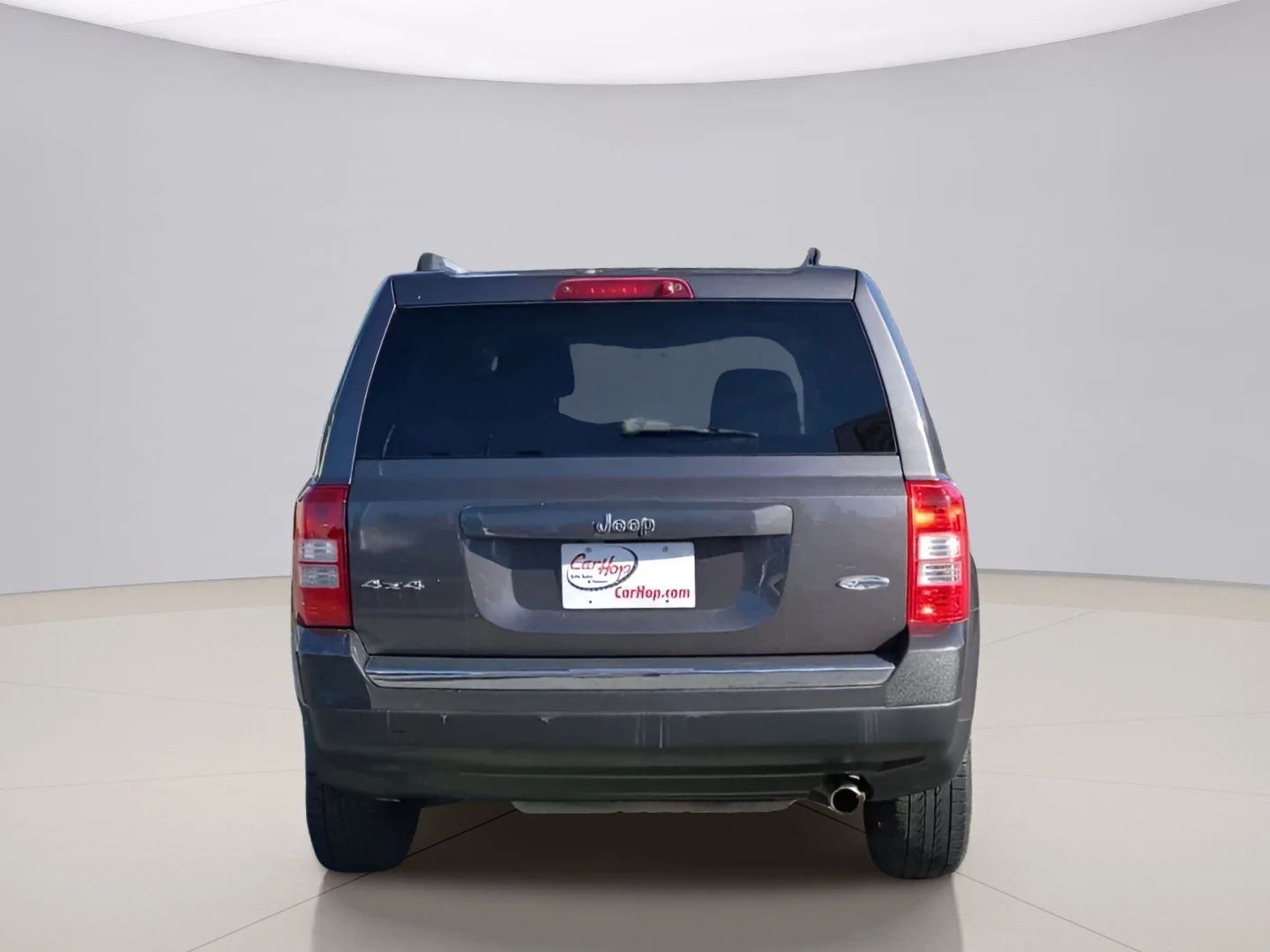Used 2016 Pewter Jeep LATITUDE image 3