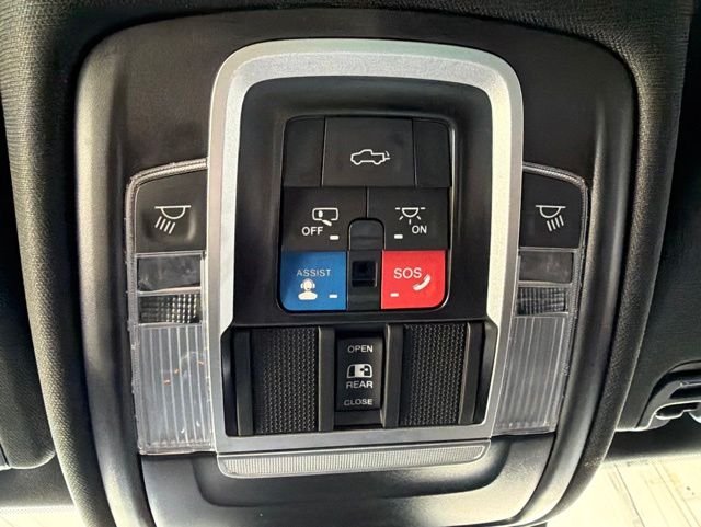 Used 2023 White Ram Laramie image 27