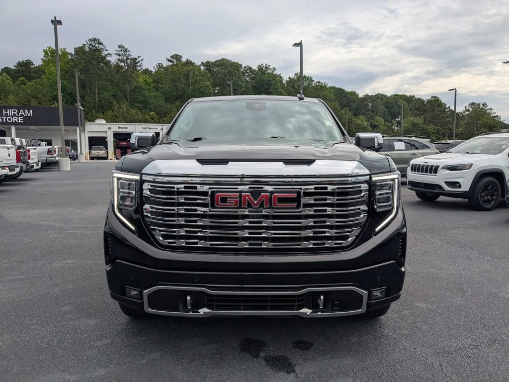 Used 2023 Onyx Black GMC Denali image 2