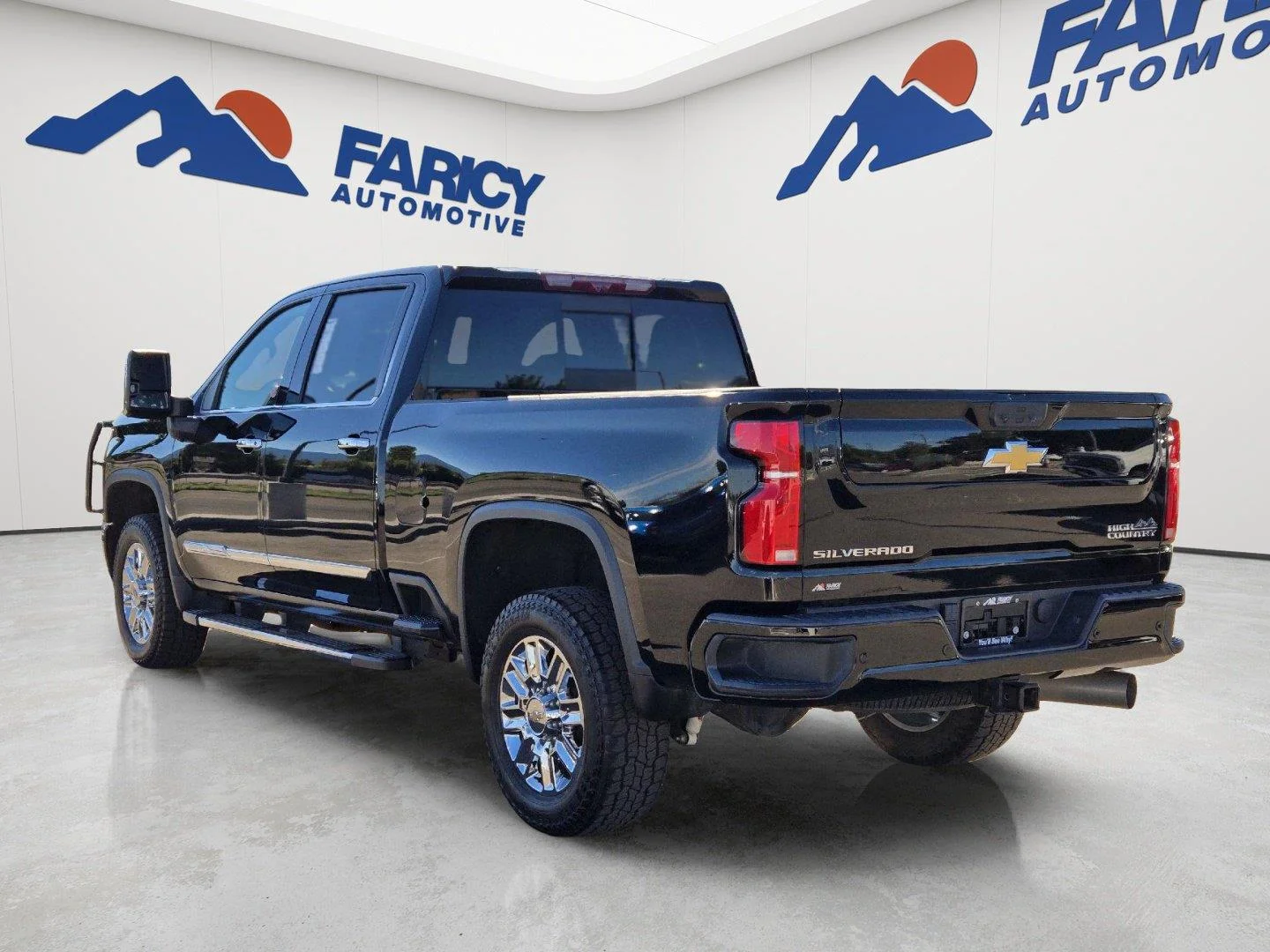Used 2024 Black Chevrolet High Country image 8