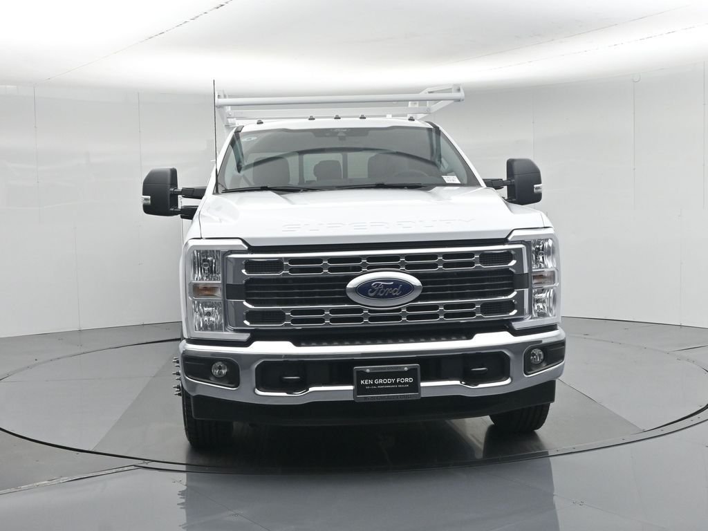 New 2026 Oxford White Ford XL image 29