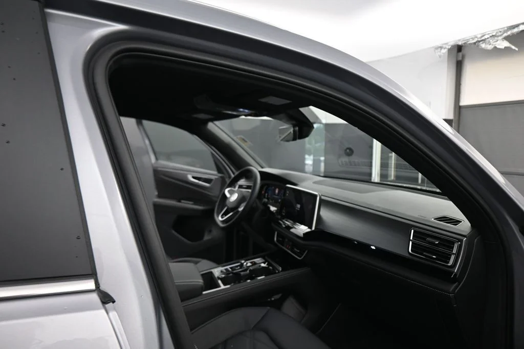 New 2026 Silver Volkswagen 2.0T SE w/Technology image 48