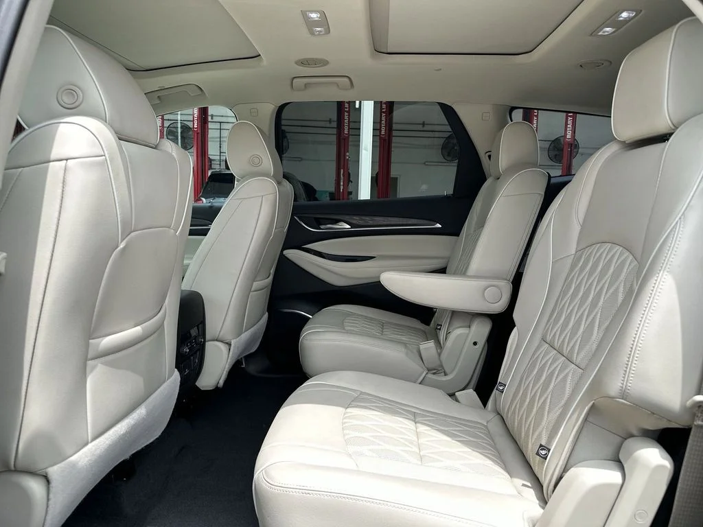 Used 2022 Green Buick Avenir image 22