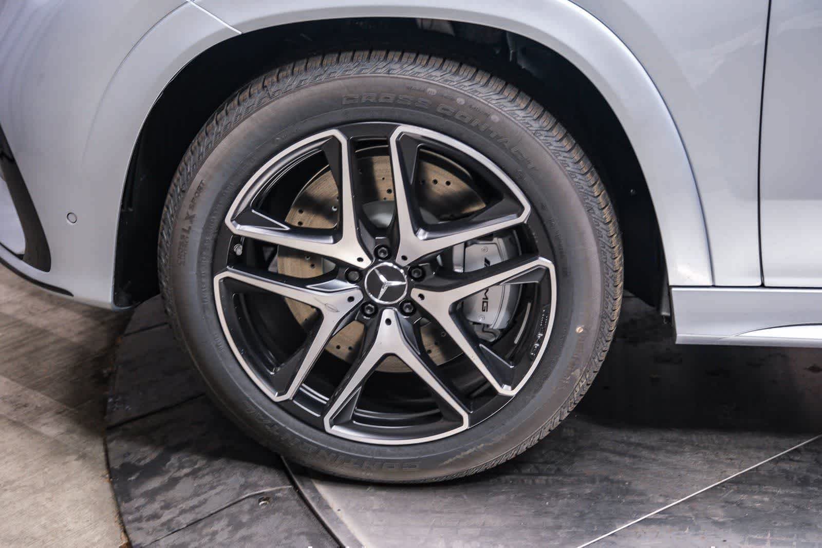 Nuevo Mercedes-Benz AMG® GLE 53 4MATIC+ SUV 2026 en color Cirrus Silver Metallic, imagen 10.