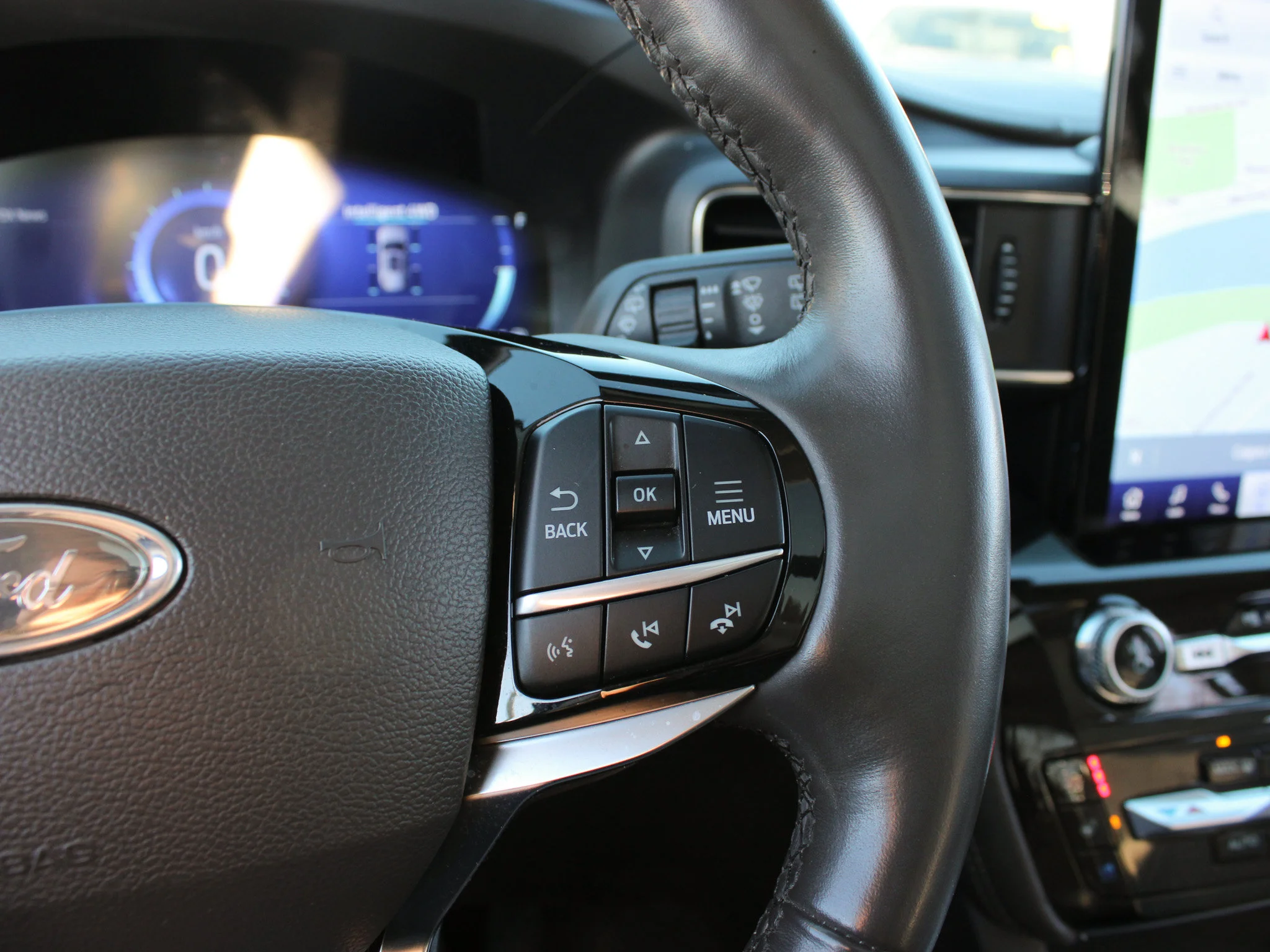 Certified Used 2023 Black Ford Platinum * No Accidents | Apple CarPlay | Luxury 3-Row SUV | Bang & Olufsen | Adaptive Cruise image 27