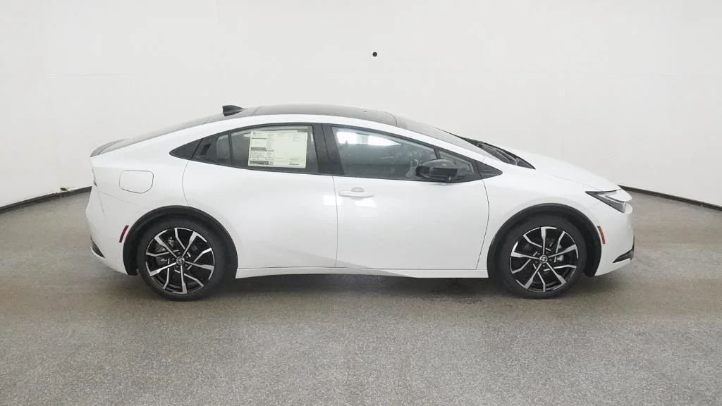 New 2026 Wind Chill Pearl Toyota XSE Premium image 34
