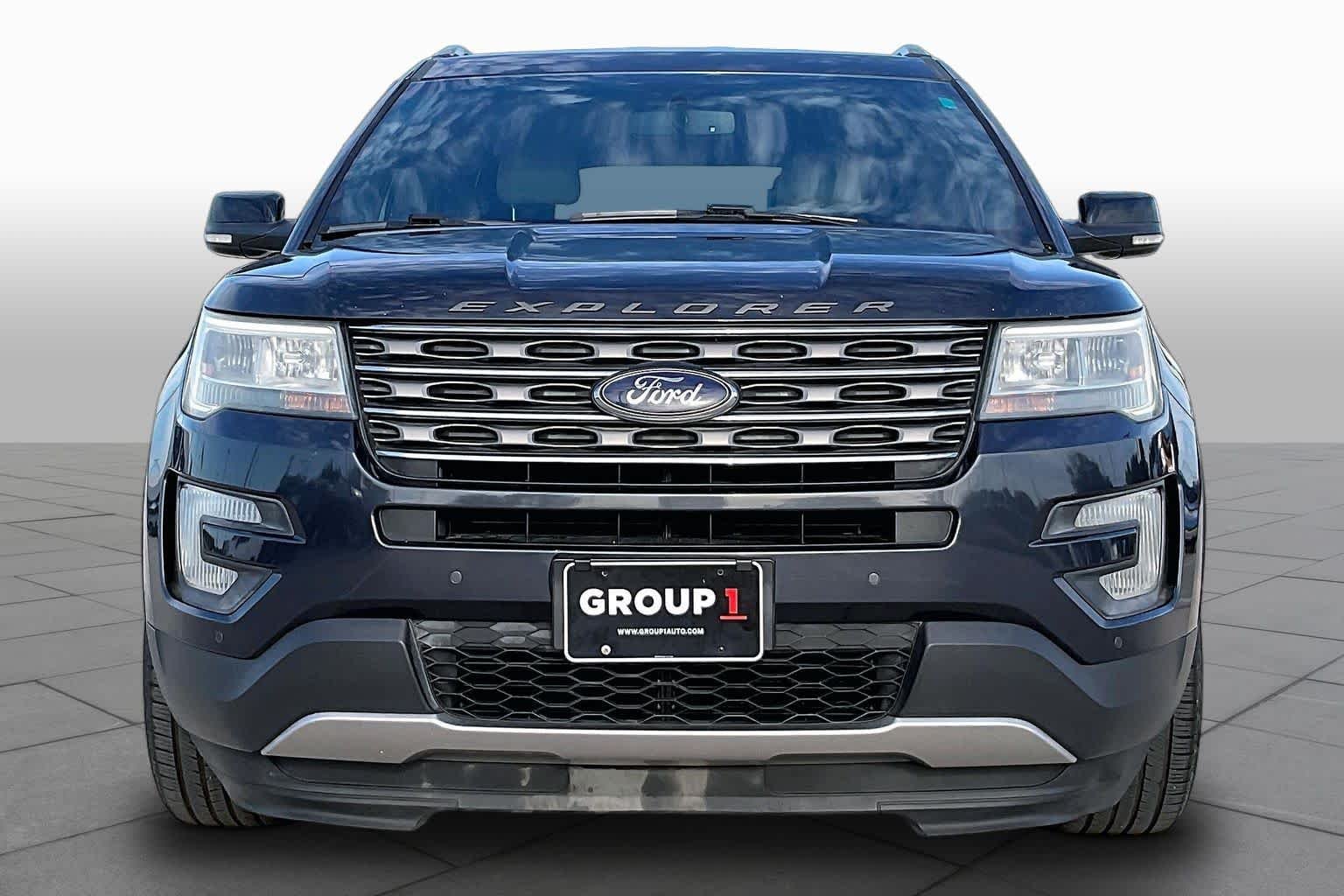 Used 2017 Smoked Quartz Metallic Tinted Clearcoat Ford XLT image 4