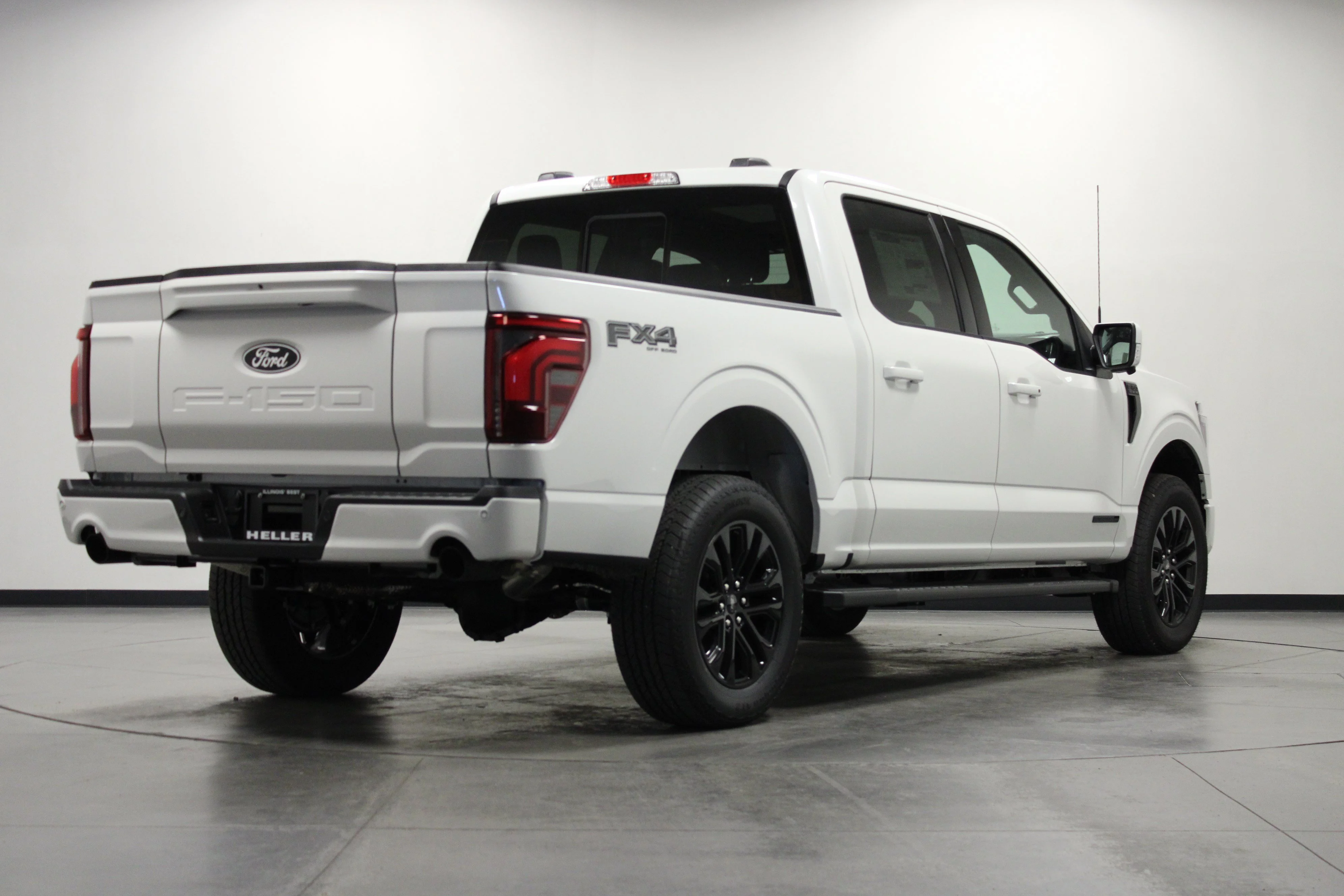 New 2026 Star White Metallic Tri-Coat Ford Lariat® image 4