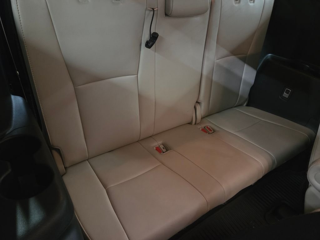 Used 2021  Toyota Limited image 19