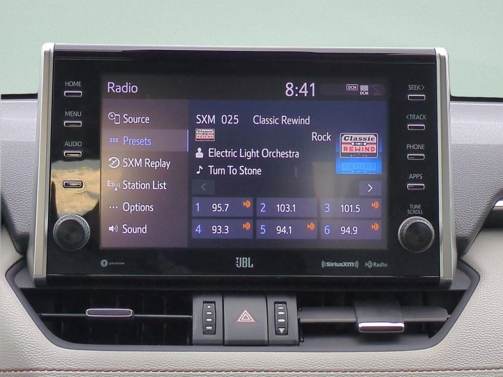 Used 2022  Toyota XLE Premium image 14