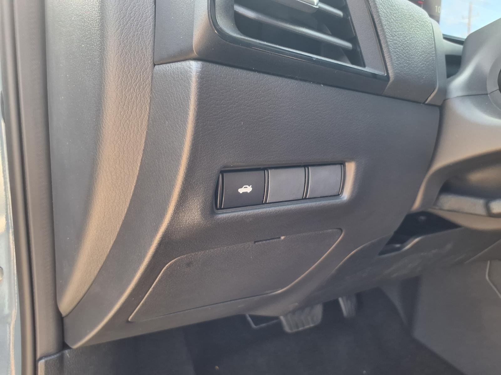 2026 Nissan Sentra photo 19 of 29