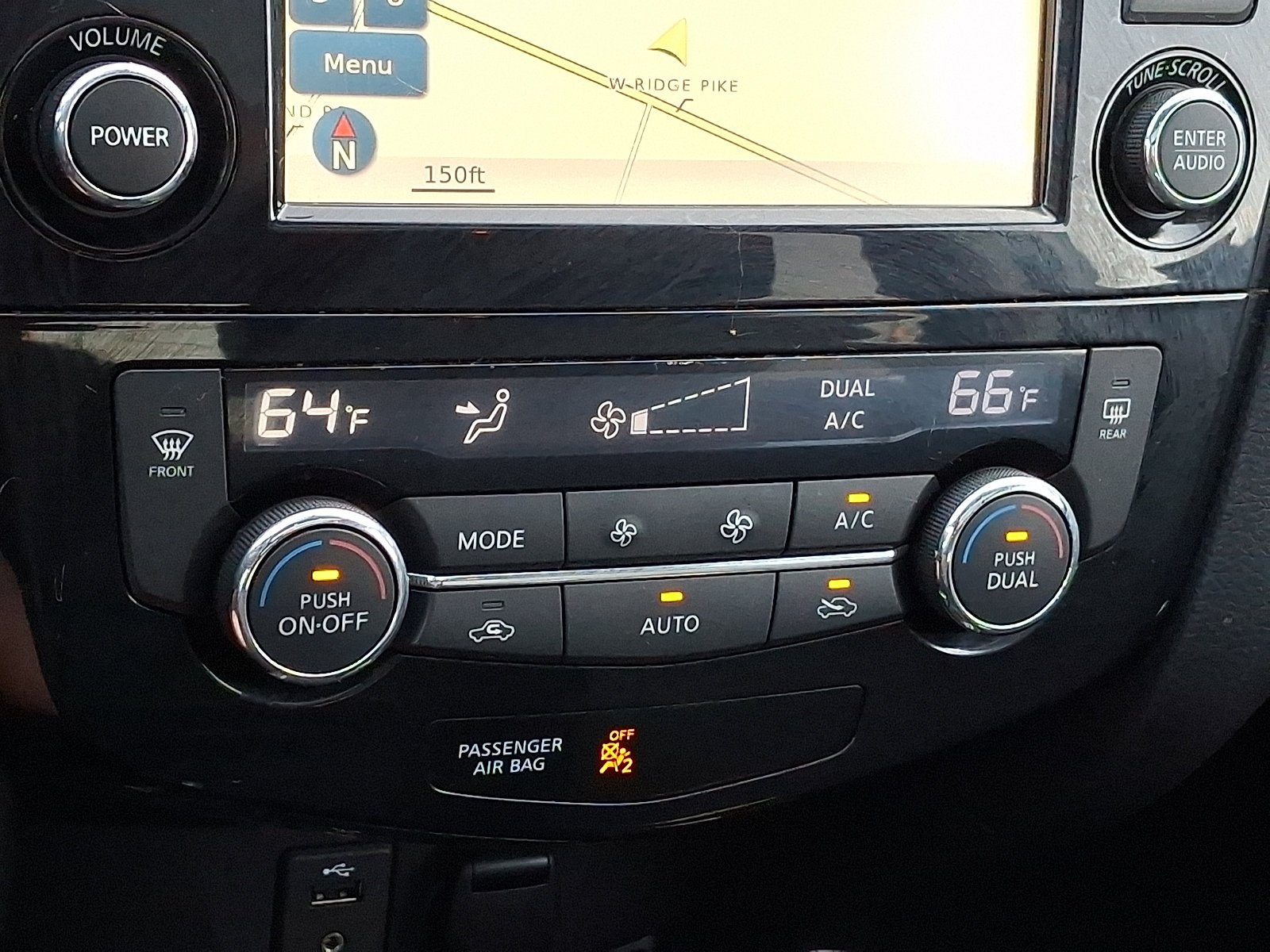 Used 2014 Gun Metallic Nissan SL image 15