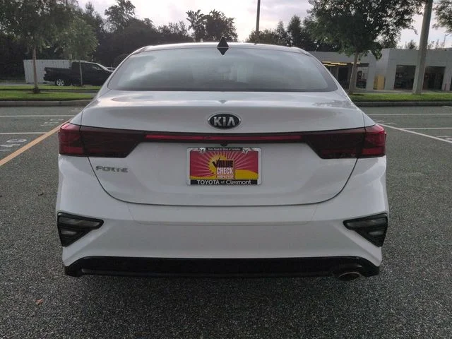 Used 2021 White Kia LXS image 5
