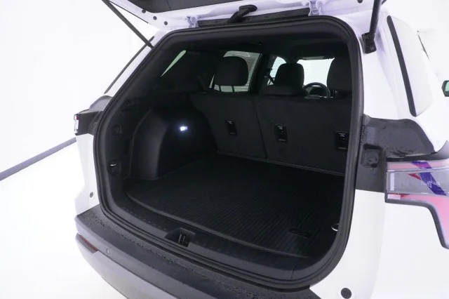 New 2027 Summit White Chevrolet LT image 8