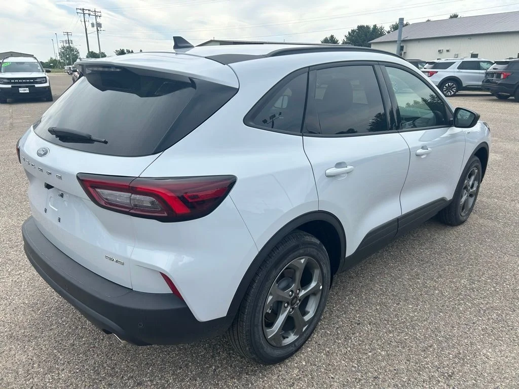 New 2026 Space Silver Metallic Ford ST-Line image 7
