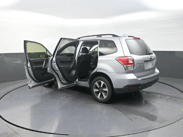 Used 2018 Silver Subaru 2.5i image 43