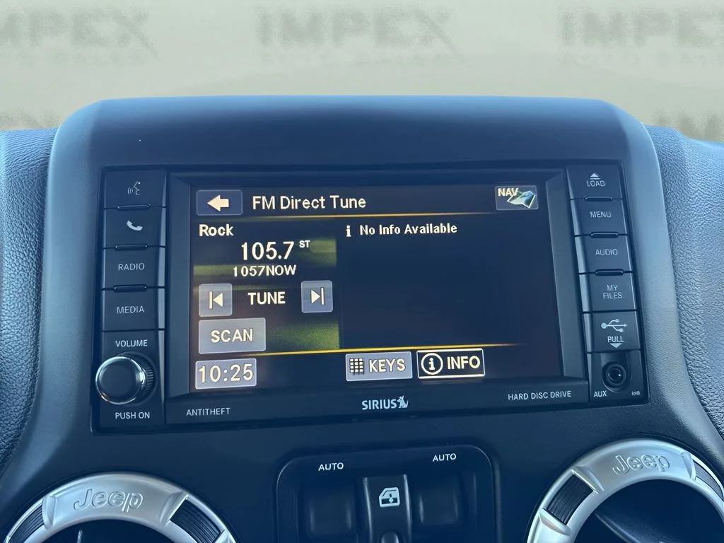 Used 2017 Gray Jeep Unlimited Sahara image 19