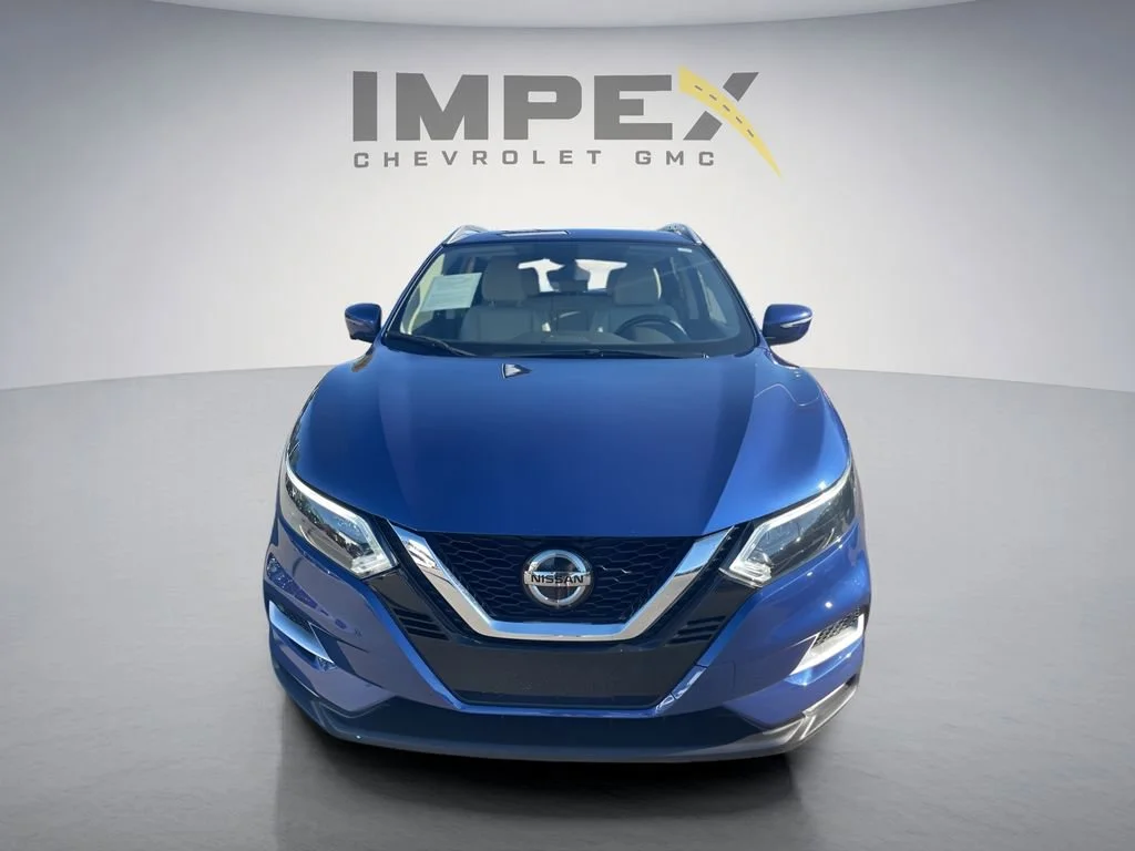 Used 2020 Blue Nissan SL image 8