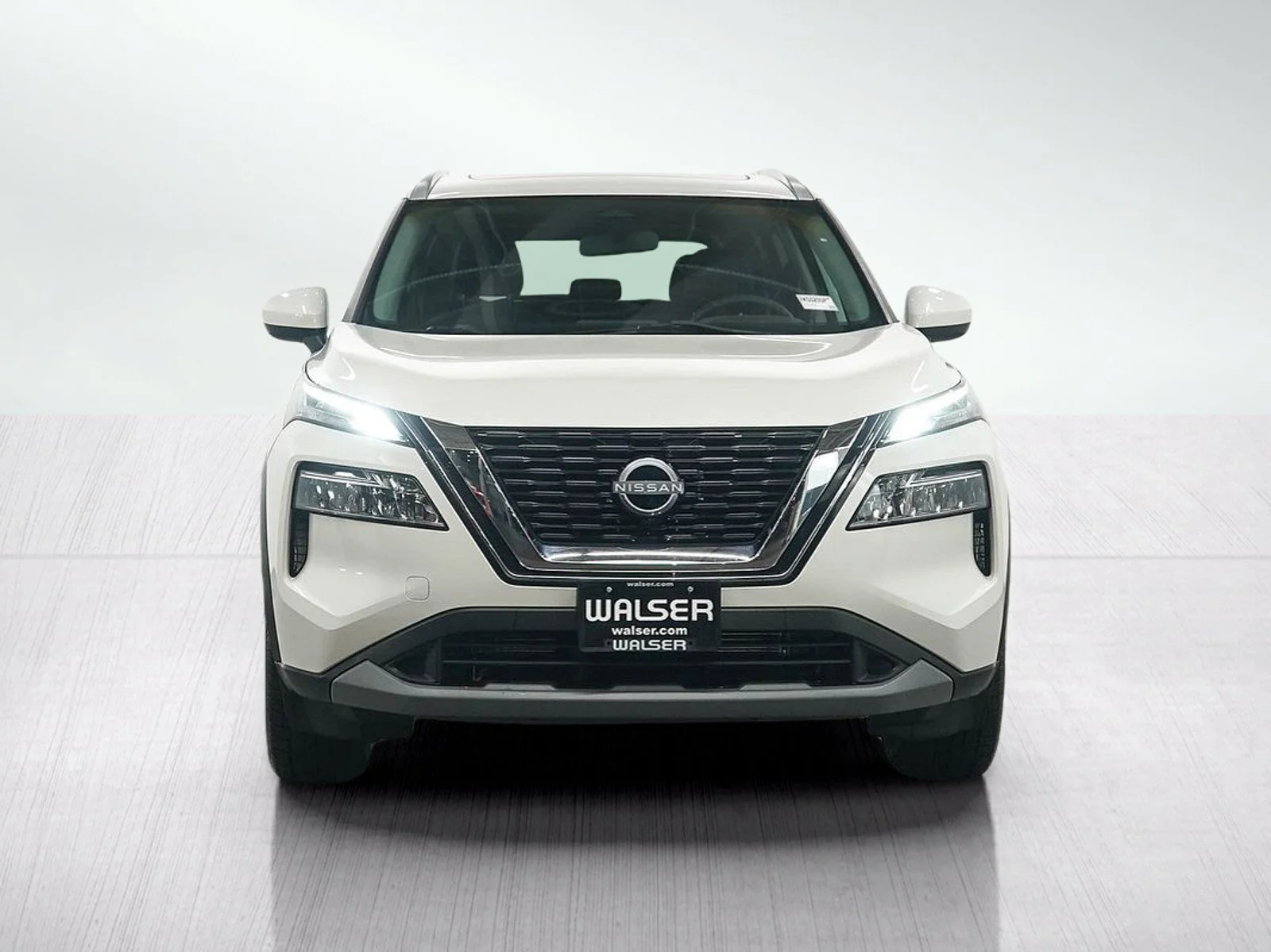 Used 2023 Pearl White Tricoat Nissan SV image 9