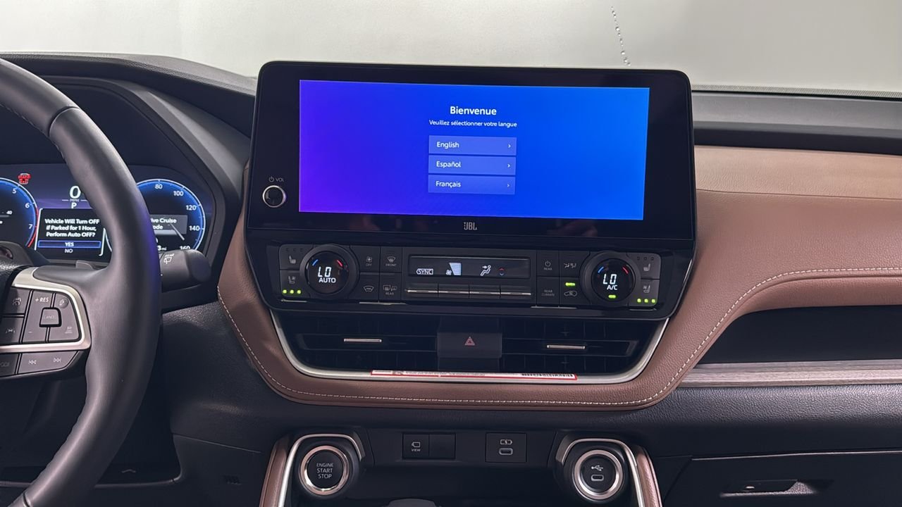 Certified Used 2025  Toyota Platinum image 10