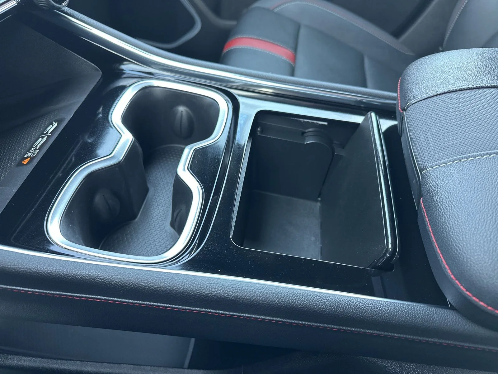 Used 2024 Gray Chevrolet RS image 75
