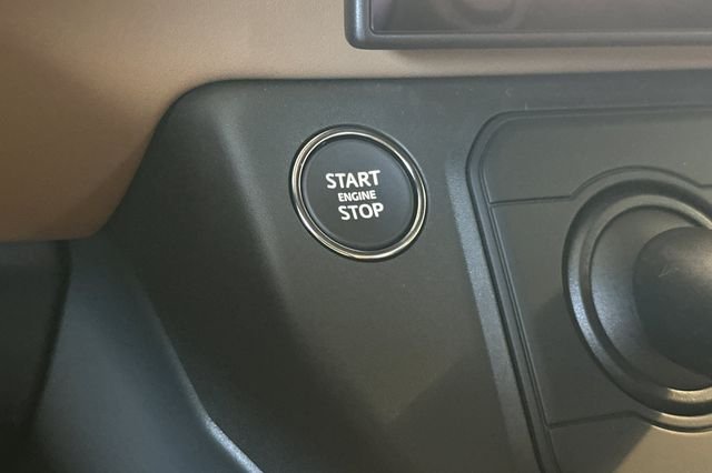 New 2026 Fuji White Land Rover X-Dynamic SE image 21