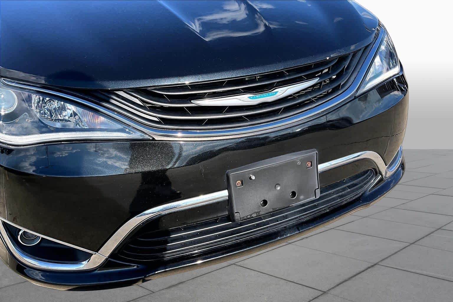 Used 2018 Brilliant Black Crystal Pearlcoat Chrysler Hybrid Touring Plus image 30