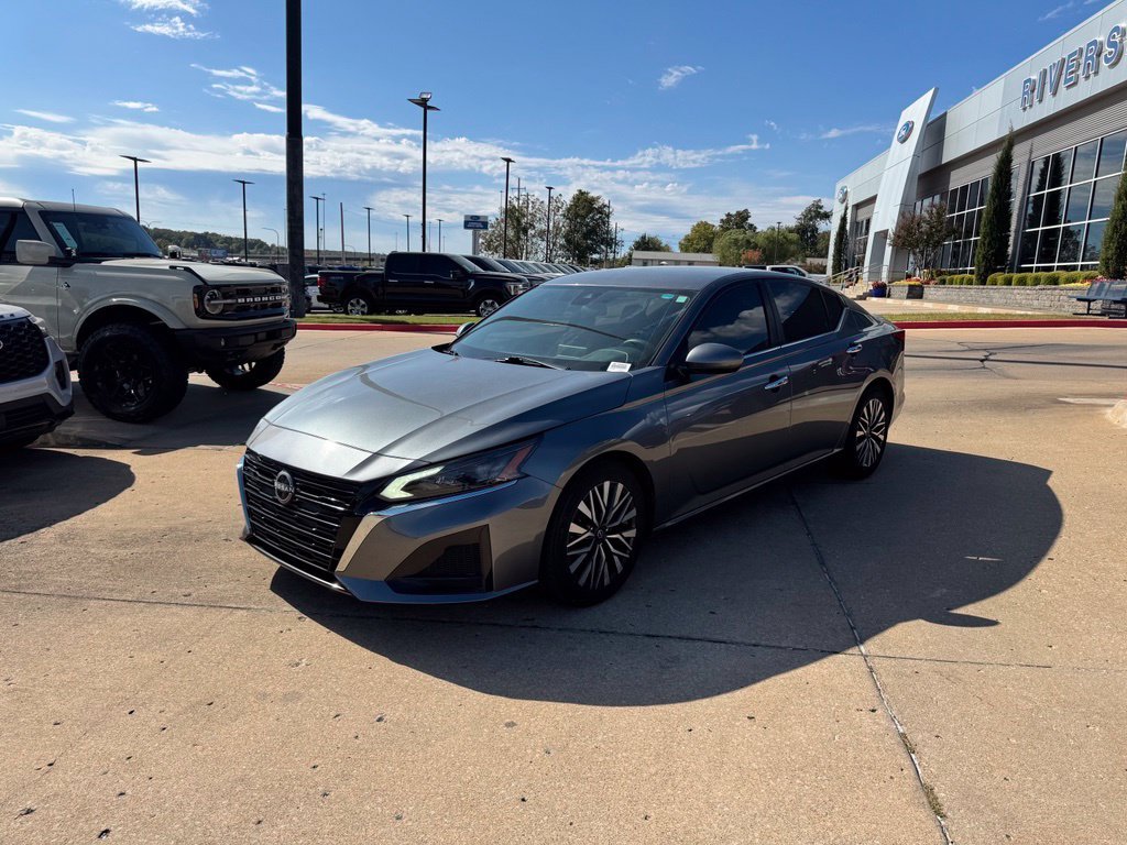 Used 2023 Gun Metallic Nissan 2.5 SV image 7