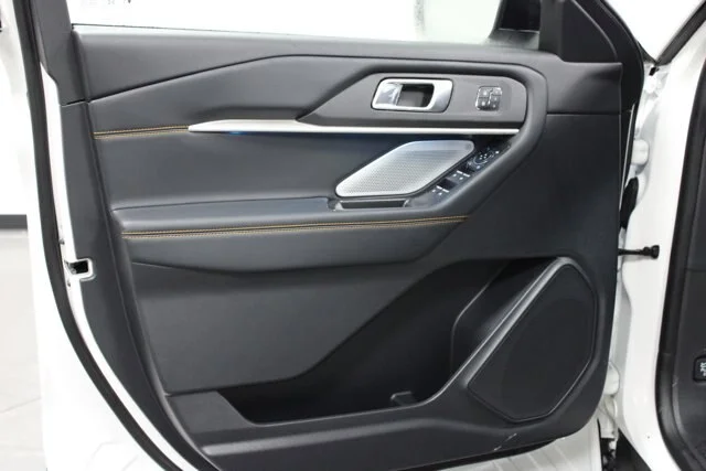 New 2026 Star White Metallic Tri-Coat Ford Tremor® image 36