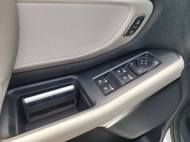 New 2026 Oxford White Ford Active image 21
