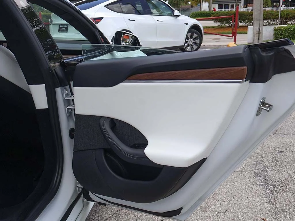 Used 2023 White Tesla Standard Range image 29